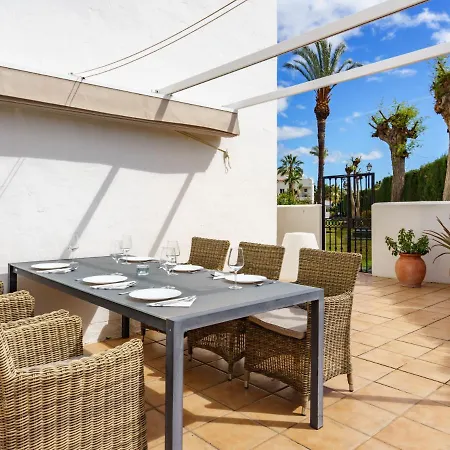 Andalucia Pinos By Interhome * 埃斯特波纳
